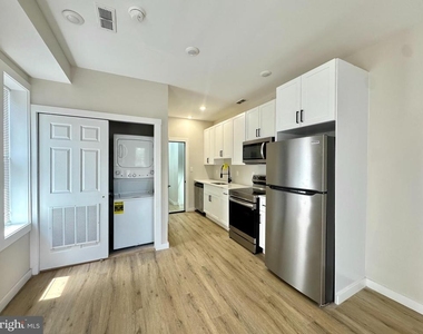 255 S 44th - Photo Thumbnail 2