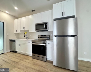 255 S 44th - Photo Thumbnail 1