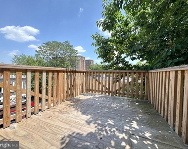 255 S 44th - Photo Thumbnail 6