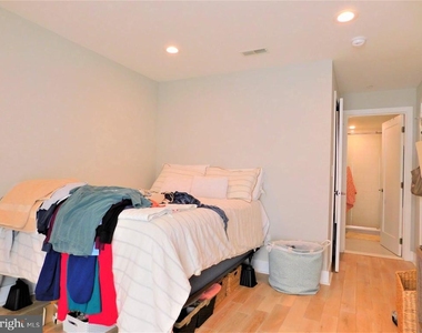 922 N 17th Street - Photo Thumbnail 13