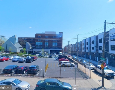 922 N 17th Street - Photo Thumbnail 28