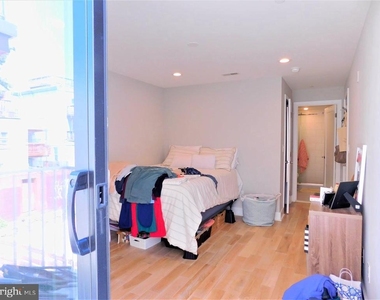 922 N 17th Street - Photo Thumbnail 16
