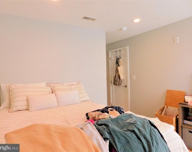 922 N 17th Street - Photo Thumbnail 14