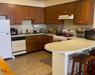 325 S Juniper Street - Photo Thumbnail 2