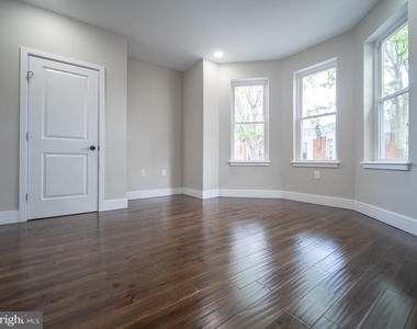 2930 Nicholas Street - Photo Thumbnail 9