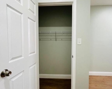 1416 S Broad Street - Photo Thumbnail 9