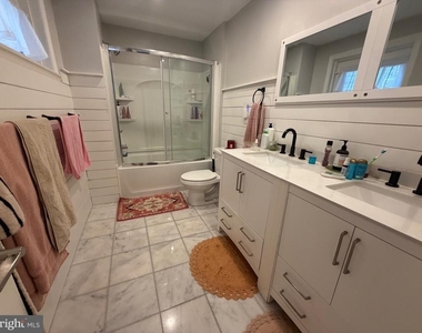 1211 Spruce Street - Photo Thumbnail 3