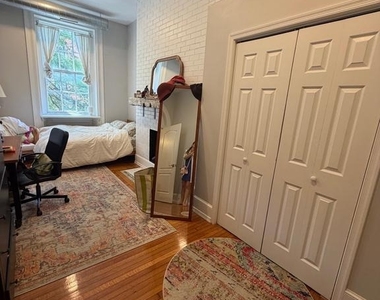 1211 Spruce Street - Photo Thumbnail 6