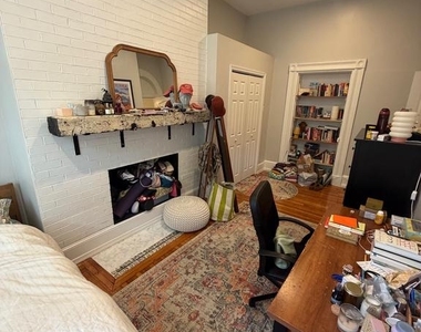 1211 Spruce Street - Photo Thumbnail 4