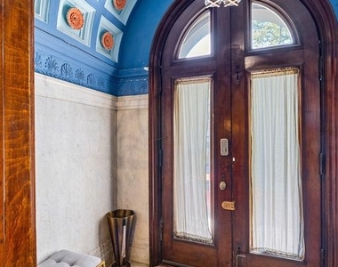 251 S 22nd Street - Photo Thumbnail 3