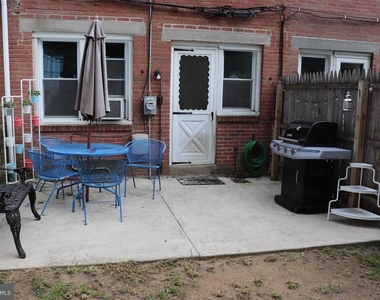 317 W Salaignac Street - Photo Thumbnail 2
