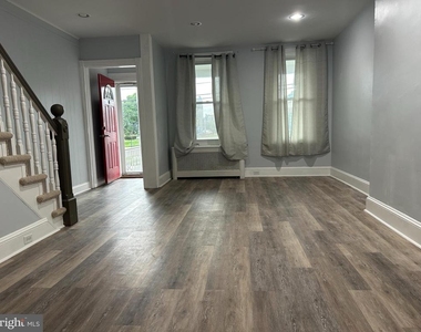 478 Martin Street - Photo Thumbnail 2