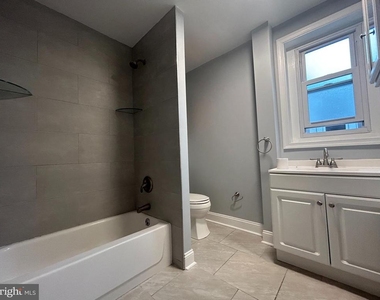 478 Martin Street - Photo Thumbnail 16