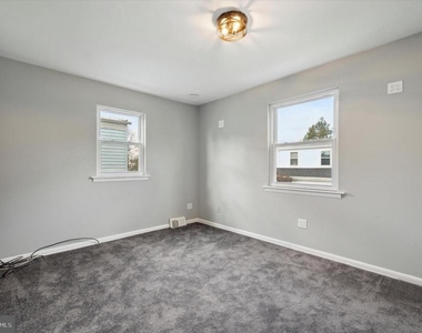 725 Mt Vernon Avenue - Photo Thumbnail 10