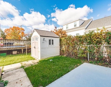 725 Mt Vernon Avenue - Photo Thumbnail 16