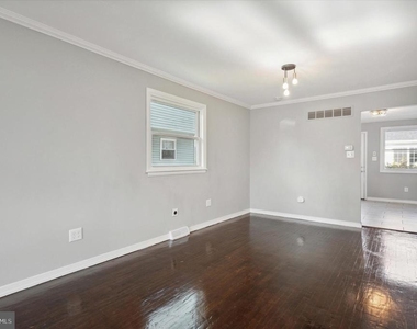 725 Mt Vernon Avenue - Photo Thumbnail 5
