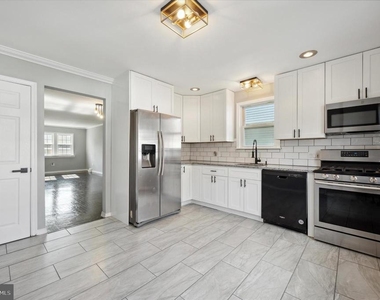 725 Mt Vernon Avenue - Photo Thumbnail 1