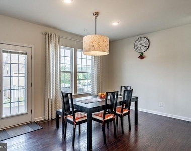 733 Sun Valley Court - Photo Thumbnail 17