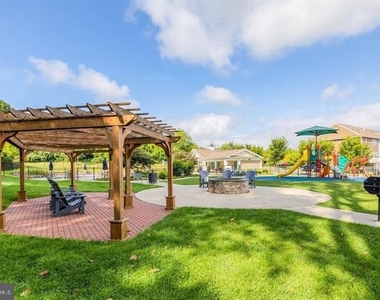 733 Sun Valley Court - Photo Thumbnail 36