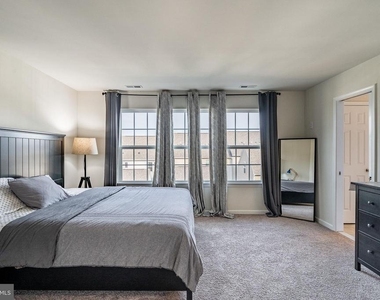 733 Sun Valley Court - Photo Thumbnail 22