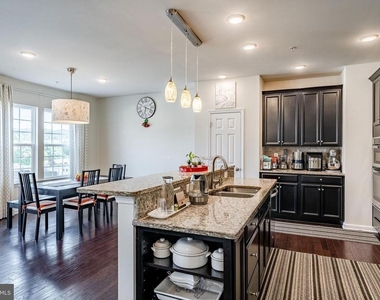 733 Sun Valley Court - Photo Thumbnail 13