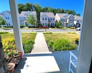 733 Sun Valley Court - Photo Thumbnail 1