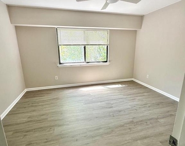 297 Summit House - Photo Thumbnail 25