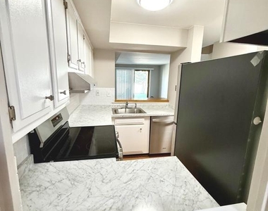 297 Summit House - Photo Thumbnail 9