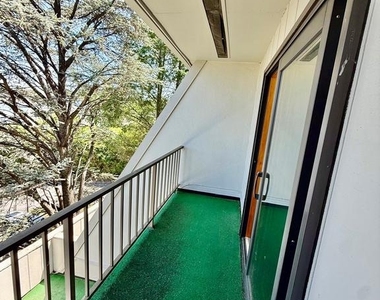 297 Summit House - Photo Thumbnail 5