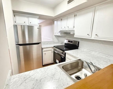 297 Summit House - Photo Thumbnail 7