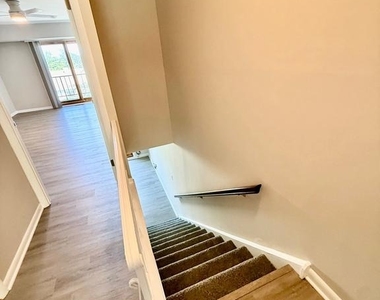 297 Summit House - Photo Thumbnail 16