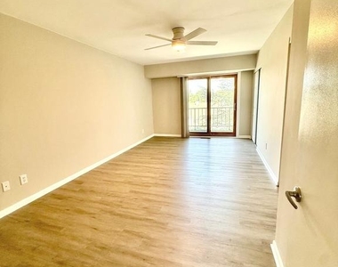297 Summit House - Photo Thumbnail 23