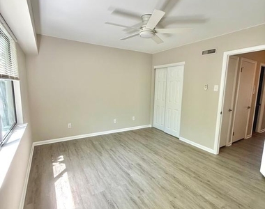 297 Summit House - Photo Thumbnail 24