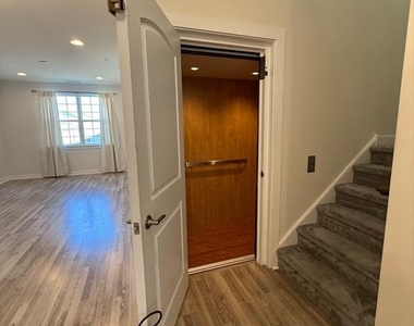 116 Konefal Street - Photo Thumbnail 9