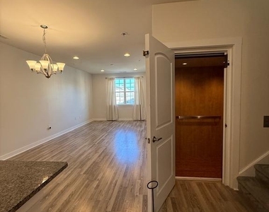 116 Konefal Street - Photo Thumbnail 10