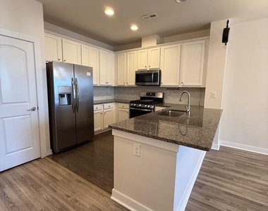 116 Konefal Street - Photo Thumbnail 5