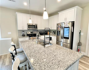 148 Old Montague Way - Photo Thumbnail 10