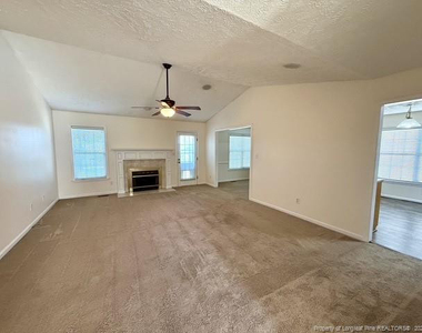 6808 Jacobs Creek Circle - Photo Thumbnail 3