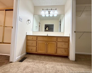 6808 Jacobs Creek Circle - Photo Thumbnail 11