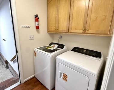 6808 Jacobs Creek Circle - Photo Thumbnail 8