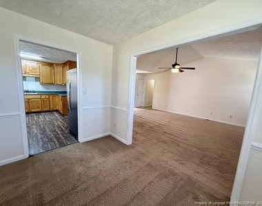 6808 Jacobs Creek Circle - Photo Thumbnail 4