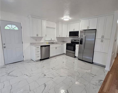 4418 Atlantic Avenue - Photo Thumbnail 2
