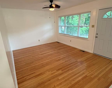 4418 Atlantic Avenue - Photo Thumbnail 4