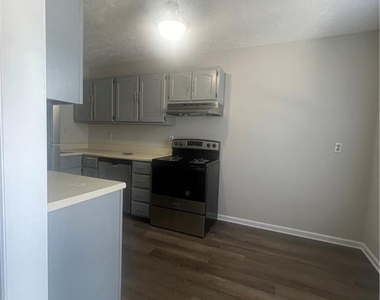 119 Villa Drive - Photo Thumbnail 2