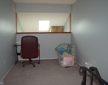 99 Brookview Circle - Photo Thumbnail 3