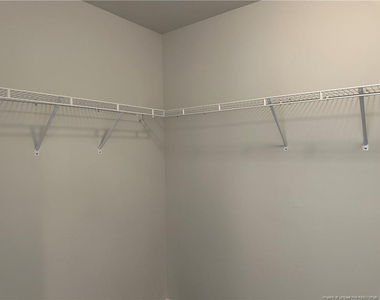 216 Melbourne Drive - Photo Thumbnail 24