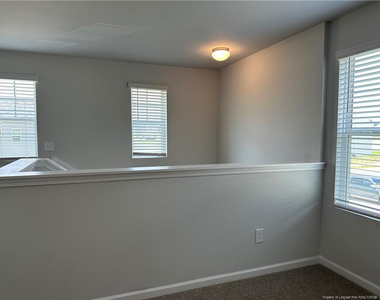 216 Melbourne Drive - Photo Thumbnail 14