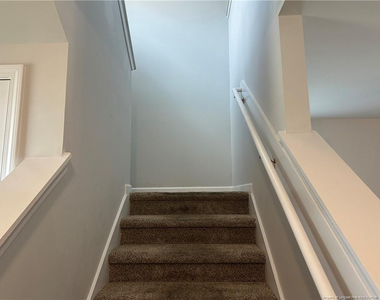 216 Melbourne Drive - Photo Thumbnail 12