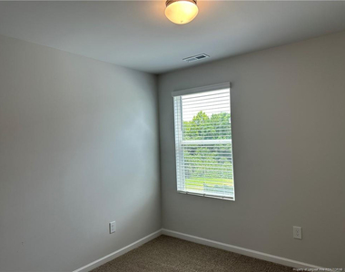 216 Melbourne Drive - Photo Thumbnail 18