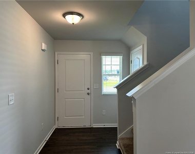 216 Melbourne Drive - Photo Thumbnail 2